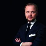 Paweł Makowski - polski menedżer innowacji pomagający e-wykluczonym