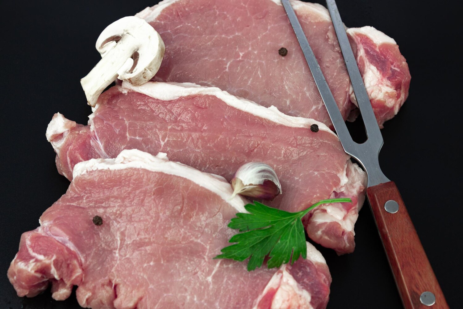 Dry aging a wet aging – które techniki dojrzewania wymagają specjalistycznych urządzeń?